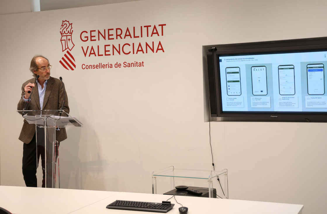 Sanidad actualiza su app de salud para llevar la tarjeta sanitaria en el móvil y ver pruebas médicas
