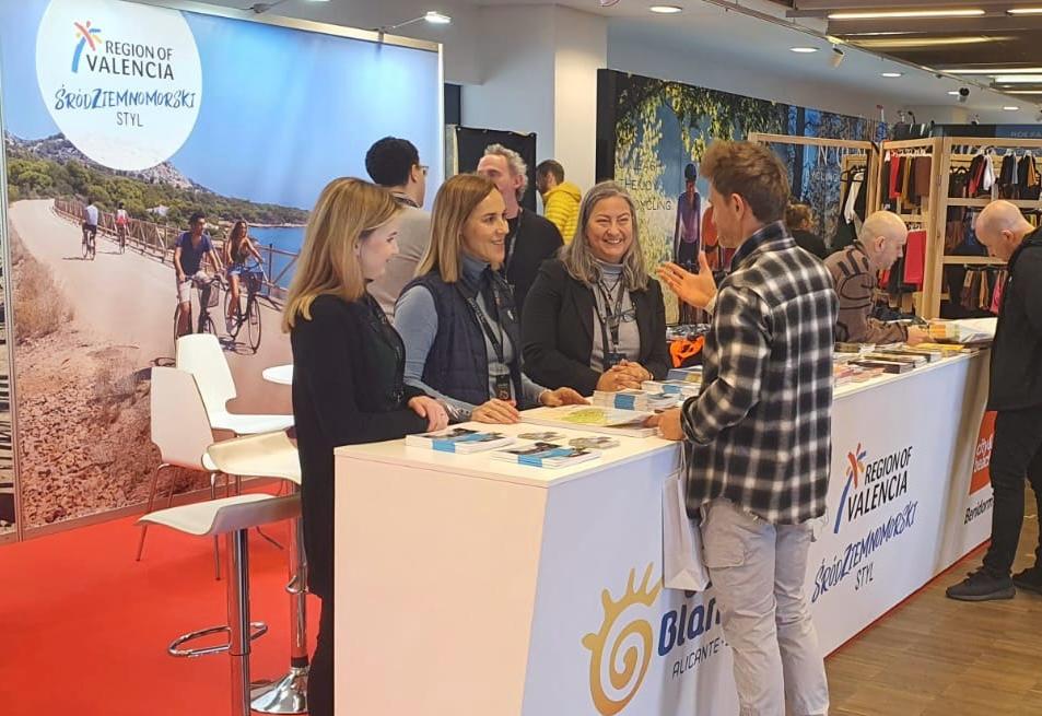 La Costa Blanca refuerza su apuesta por el cicloturismo en Polonia con su presencia en la Bike Expo de Varsovia