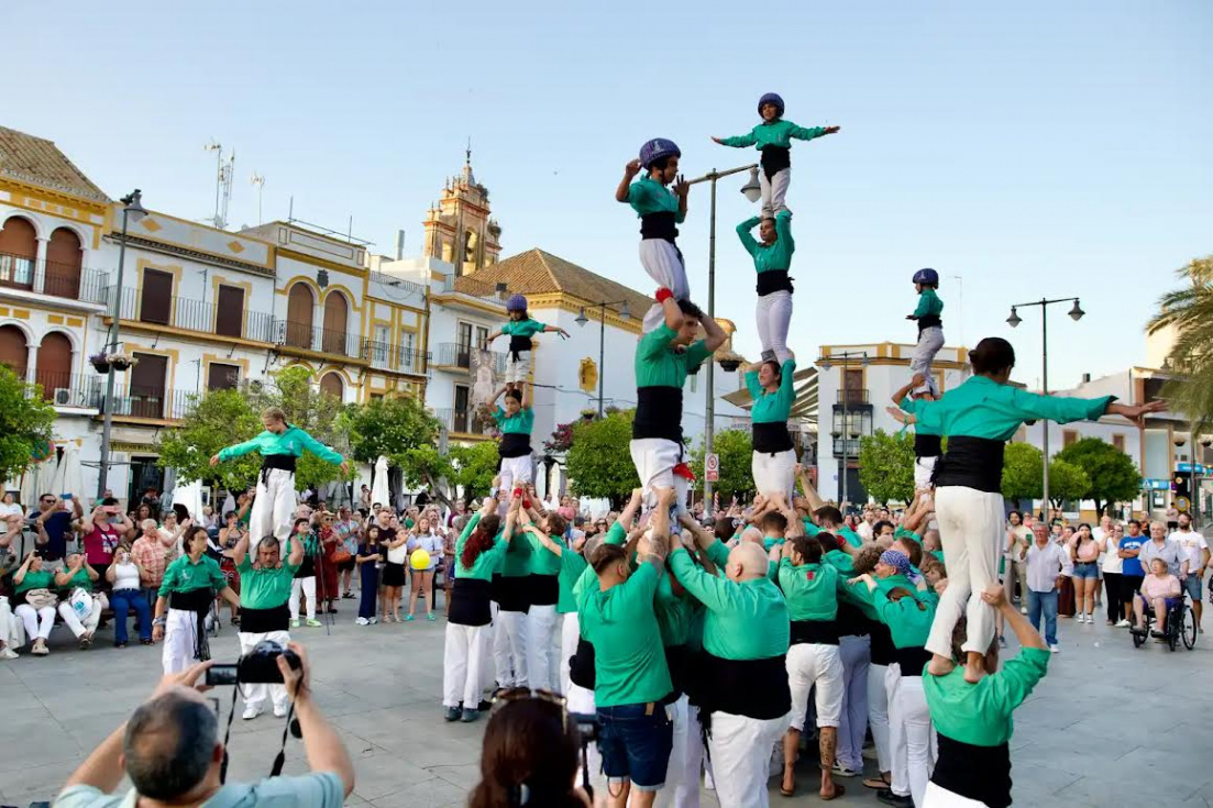 La Muixeranga de la Marina Alta hace historia en Utrera con un emotivo reencuentro 204 años después