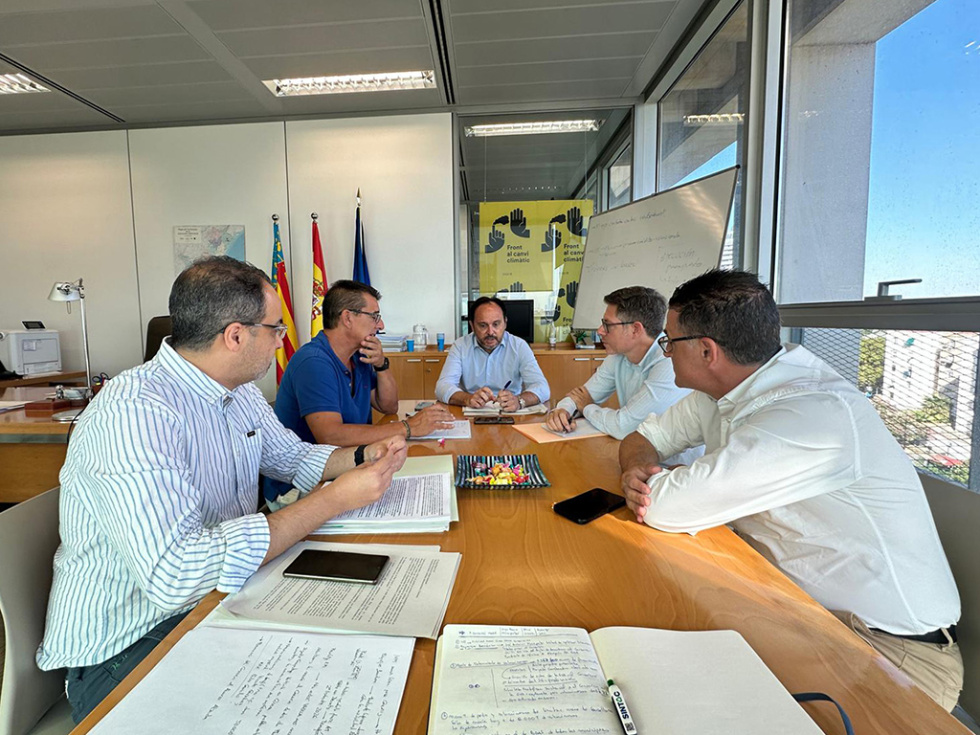 De izquierda a derecha: José Antonio Astorga (gerente del Consorci Mare), José Vicente Miró (subdirector general de Calidad Ambiental), Jorge Blanco (director general de Calidad y Educación Ambiental), José Antonio Mompa