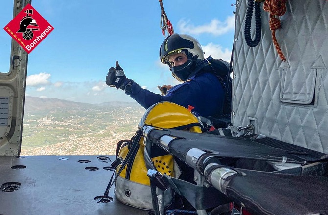 Imagen de archivo: Helicóptero de rescate del consorcio provincial de Bomberos de Alicante