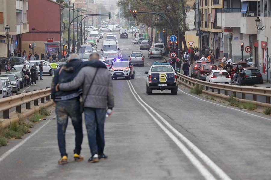 Barrio de La Torre de Valencia, uno de los periféricos de la zona sur que sufre inundaciones a causa de las fuertes lluvias. EFE/Manuel Bruque